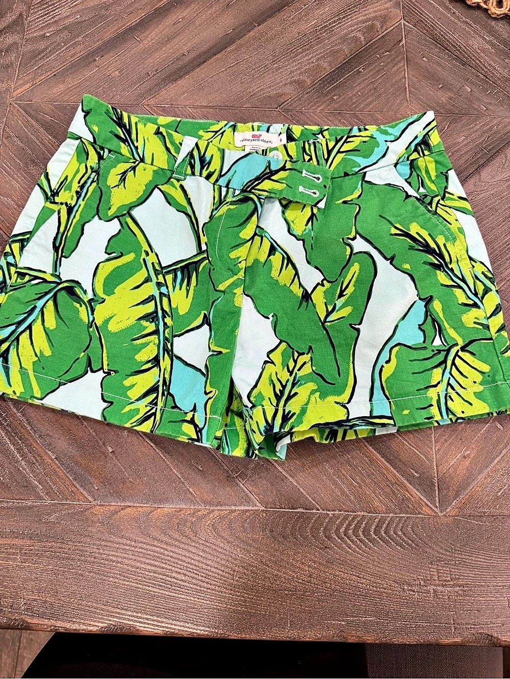 vineyard vines Every Day Shorts Banana Leaf Print Green & White Size 8